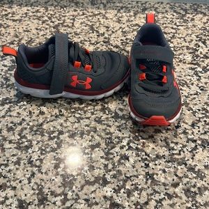Toddler Boys Size 11 Gray and Red Under Armour Sneakers